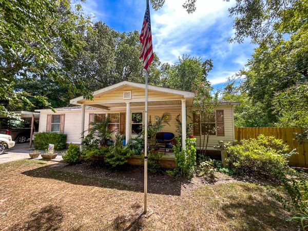 29832 Broad St , Bruceton, TN 38317