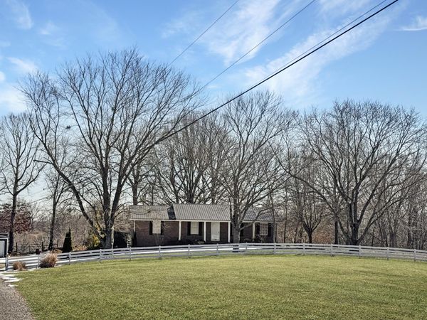 1822 Old Highway 79 , Dover, TN 37058