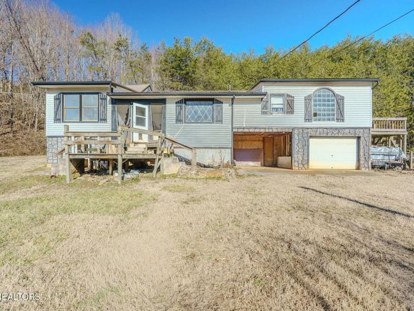 960 Chestnut Grove Rd , Dandridge, TN 37725