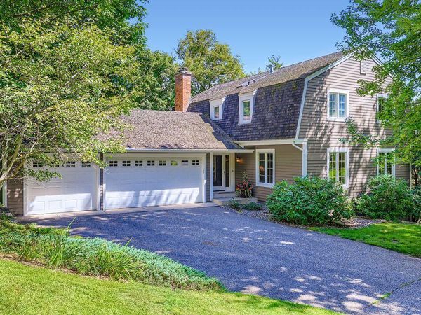 3900 Hillcrest Way , Deephaven, MN 55391