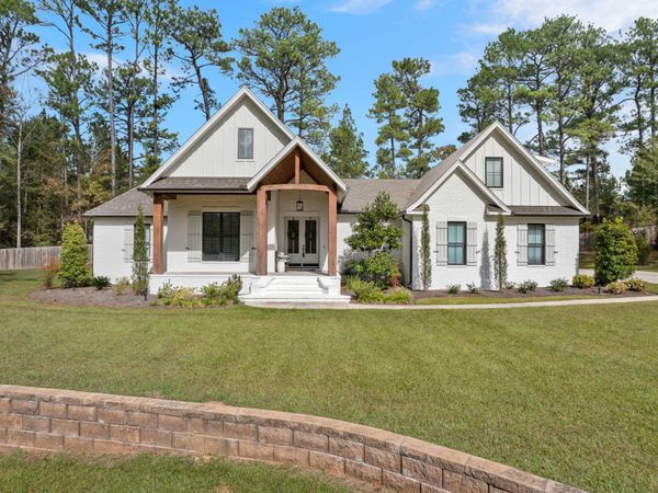 10 W Yellowstone, Hattiesburg, MS 39402
