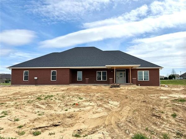 1390 Walnut Ridge Drive , Columbia, IL 62236