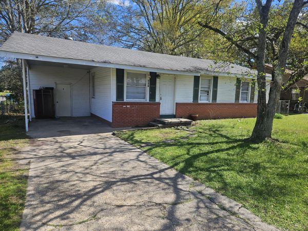 201 Smith St., Petal, MS 39465