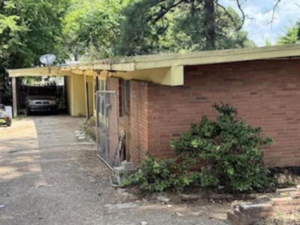 1534 E RAINES RD , Memphis, TN 38116