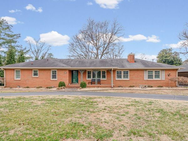 208 Marietta Dr , Hopkinsville, KY 42240