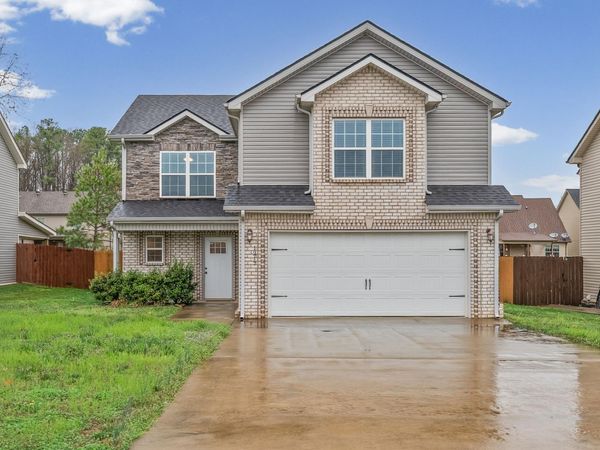 1217 Gentry Dr , Clarksville, TN 37043