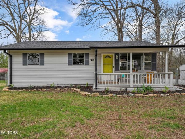 983 West Lane , Lenoir City, TN 37771