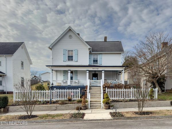 208 N B St , Lenoir City, TN 37771