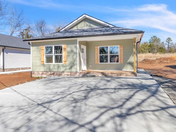 125 Lindon Street , Benton, TN 37307