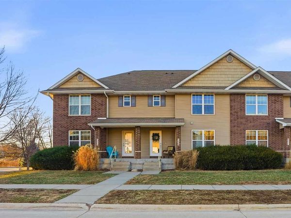 355 Huntington Dr, Iowa City, IA 52245