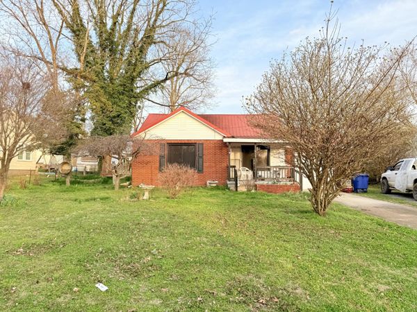 913 Shelbyview Dr , Shelbyville, TN 37160