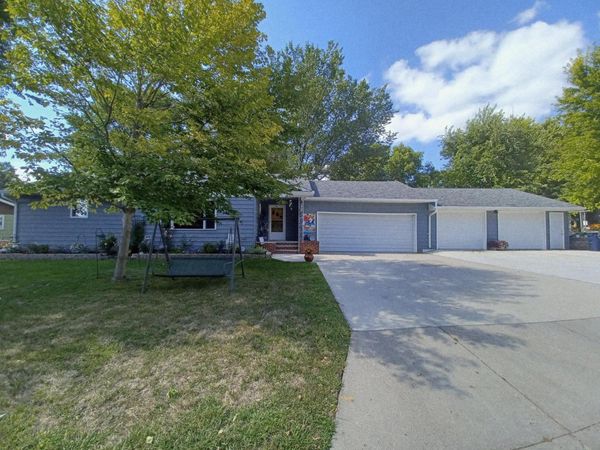138 Ridge Road , Morris, MN 56267