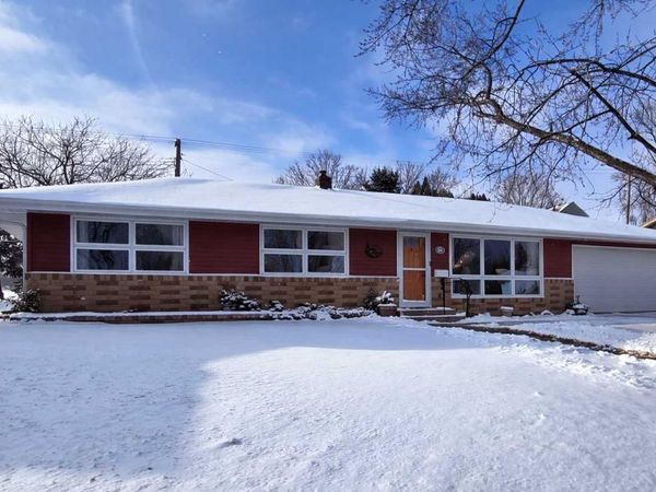 306 S Columbia Avenue , Morris, MN 56267