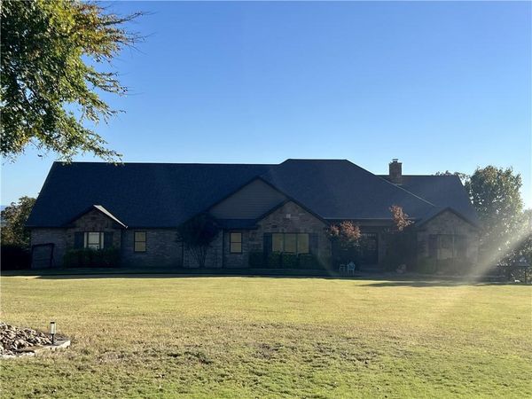 424 Riverstone Street , Russellville, AR 72802