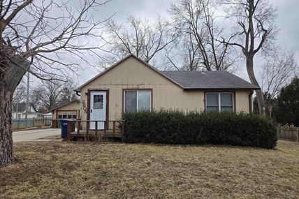 2805 Lillian Street , Bellevue, NE 68147