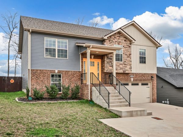 1200 Cardinal Creek Dr , Clarksville, TN 37040