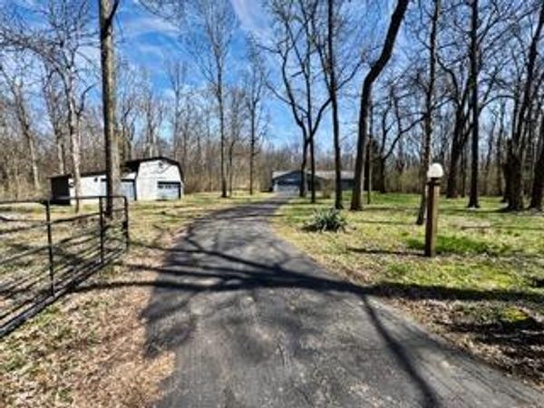 6011 E Carlton Road, West Alexandria, OH 45381