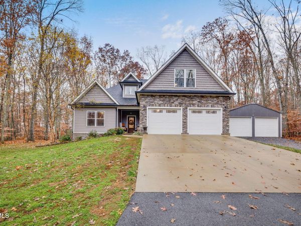 262 Allenwood Drive, Surgoinsville, TN 37873