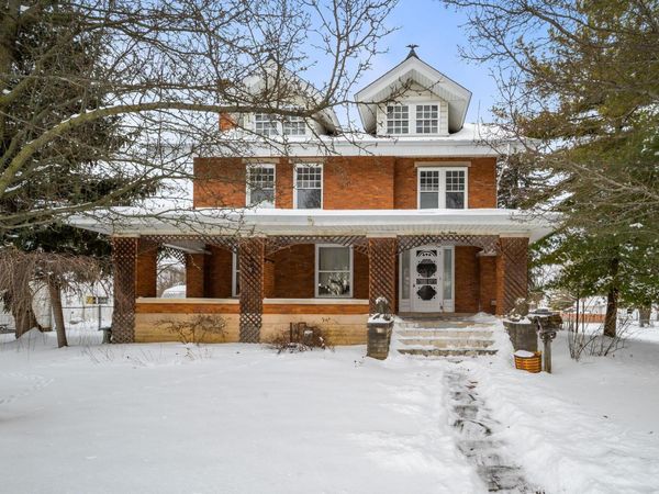 230 W Columbus Street , Mount Sterling, OH 43143