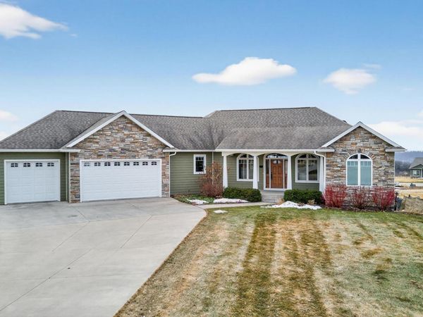 17176 Hilltop Lane SE, Chatfield, MN 55923