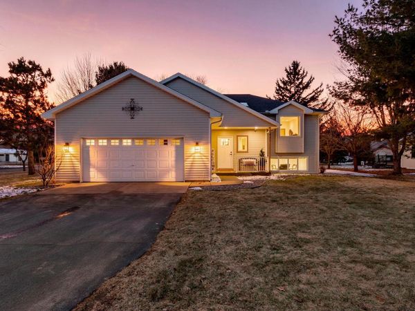 1431 Hazelcrest Drive , Hudson, WI 54016
