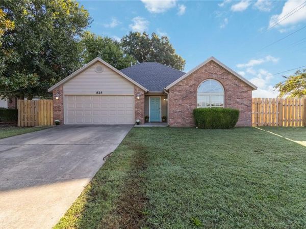 825 Crystal Street , Lowell, AR 72745
