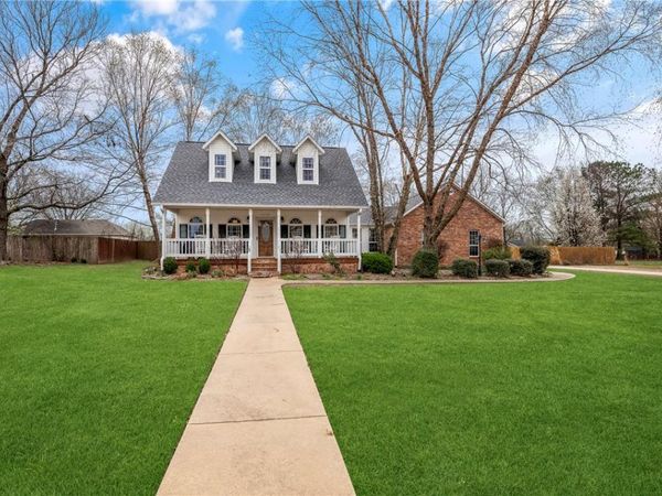 22578 Oakview Road , Siloam Springs, AR 72761