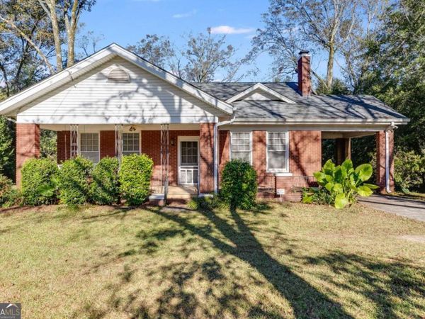 427 E College Street, Bowdon, GA 30108