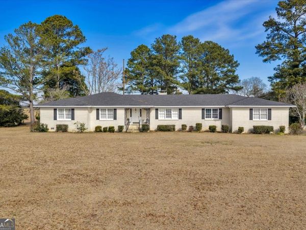 412 Red Dog Farm Road, Cochran, GA 31014