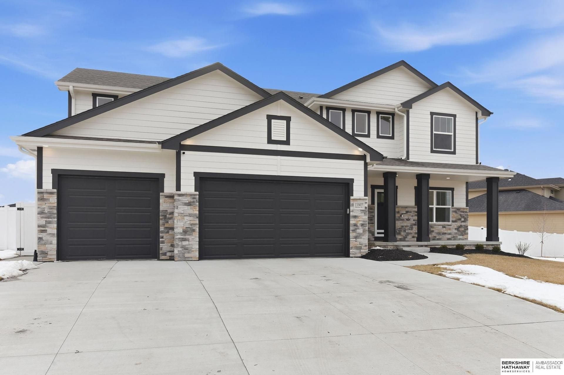 11907 Horizon Street , Papillion, NE 68046