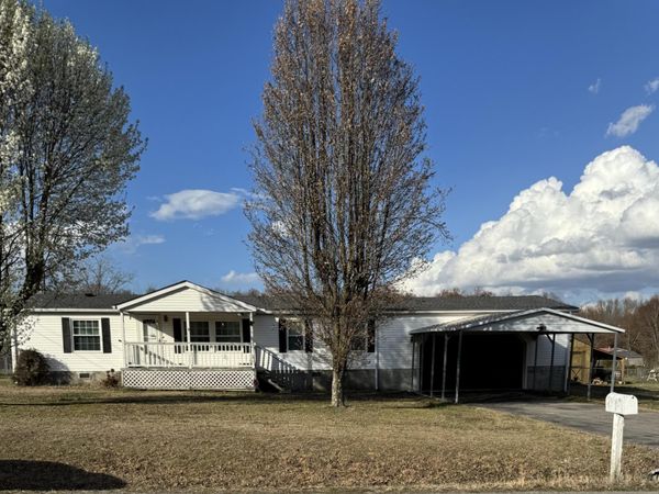 78 E Airport Dr , McMinnville, TN 37110