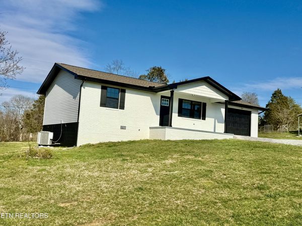 504 Lawrence St, New Tazewell, TN 37825