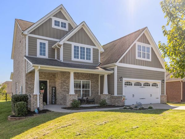 2404 Seven Oaks Park , Thompsons Station, TN 37179