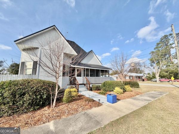 49 N Gill Street, Hazlehurst, GA 31539