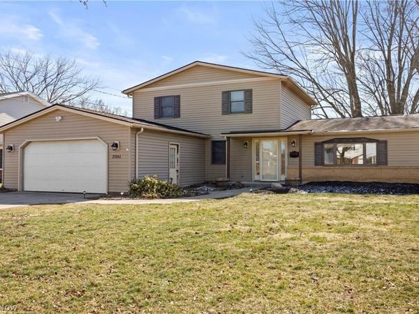 27261 Nantucket Drive , North Olmsted, OH 44070