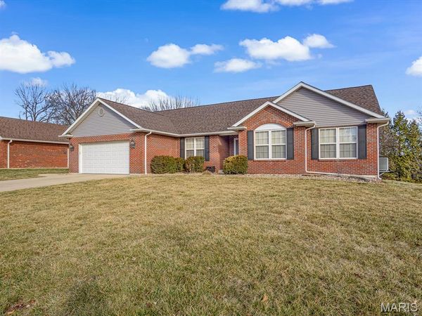 14 Christina Court , Columbia, IL 62236