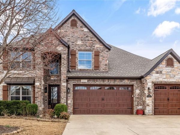 1502 NE Greenbrier Court , Bentonville, AR 72712