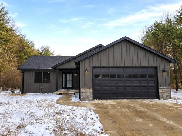 2116 Apple Valley Drive , Howard, OH 43028