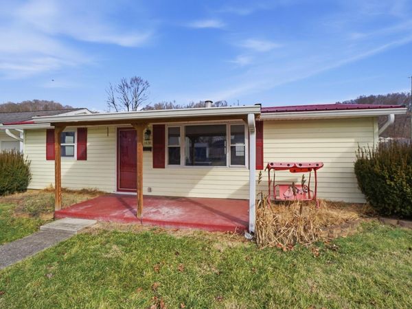 1030 3rd Street , Logan, OH 43138
