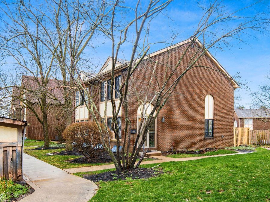 5381 Valley Lane E, Columbus, OH 43231 Photo 1