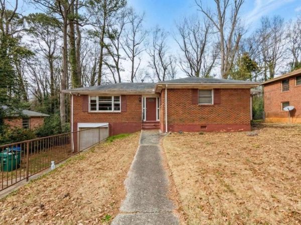 2725 Rollingwood Lane SE, Atlanta, GA 30316
