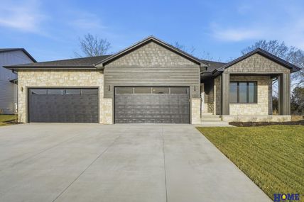 9200 Triana Lane , Lincoln, NE 68520