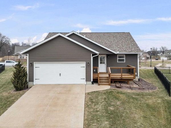 1559 Olde Brandy Ln Lane, Davenport, IA 52807