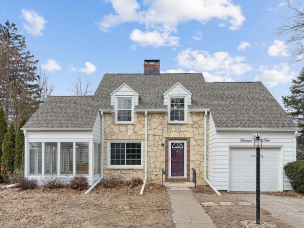 1324 Caroline Avenue, Clinton, IA 52732