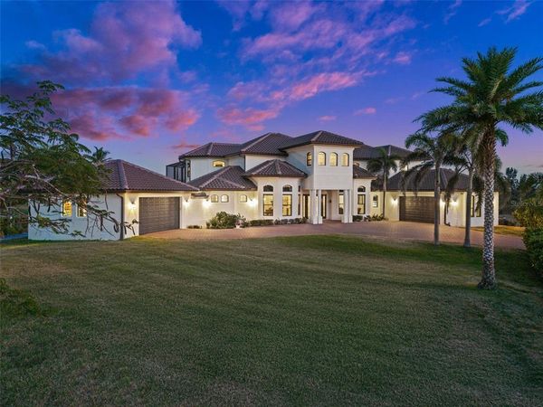 10580 POUGHKEEPSIE CIRCLE , PORT CHARLOTTE, FL 33981