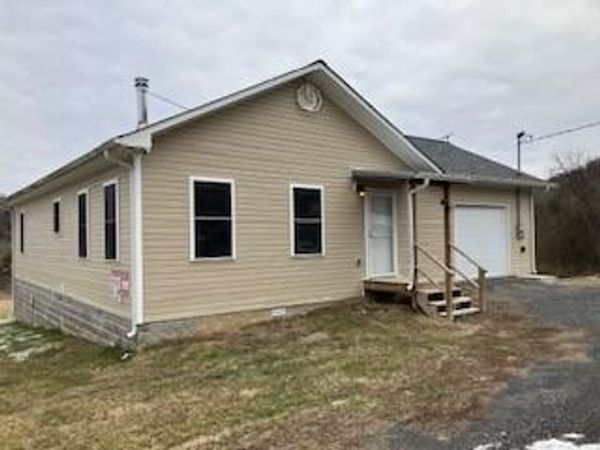 260 Enigma Rd , Chestnut Mound, TN 38552