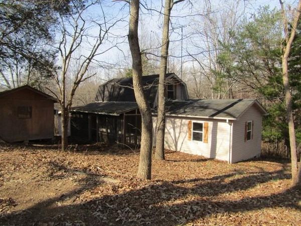 6119 King Robert Ln , Westmoreland, TN 37186