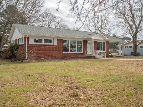 402 N Military St , Loretto, TN 38469