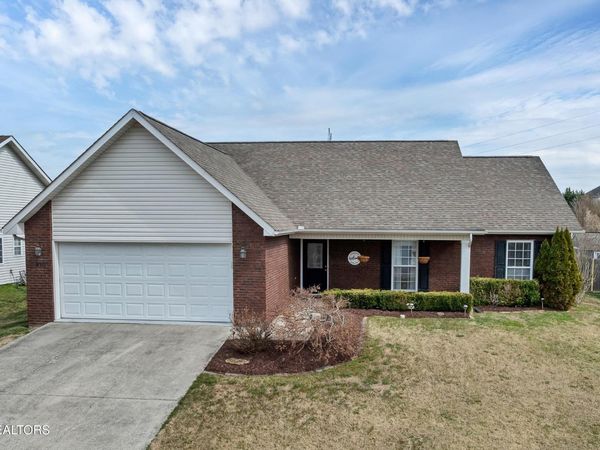 910 Thunder Creek Drive , Maryville, TN 37801