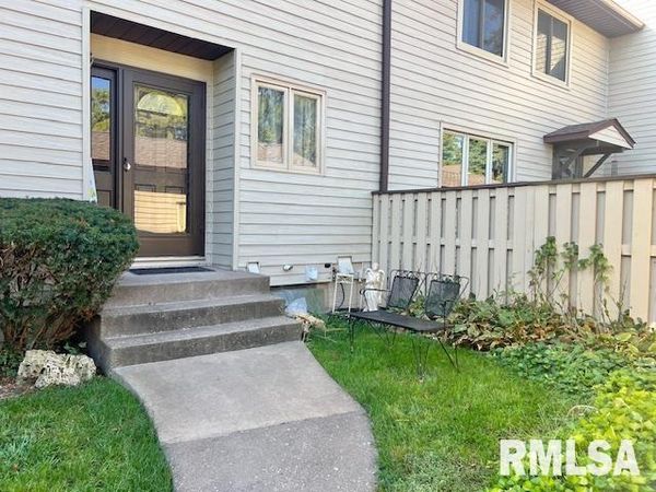 3550 DEVILS GLEN Road, Bettendorf, IA 52722